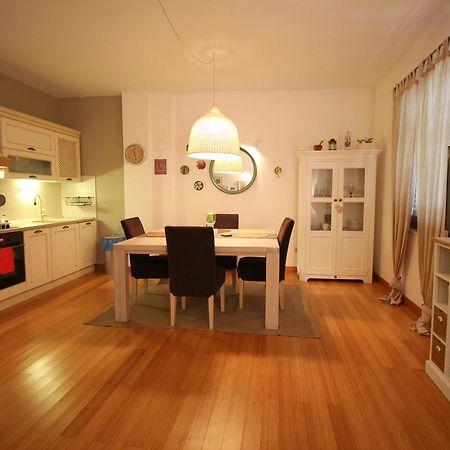 Romantic Apartment Pusta Ровінь Екстер'єр фото