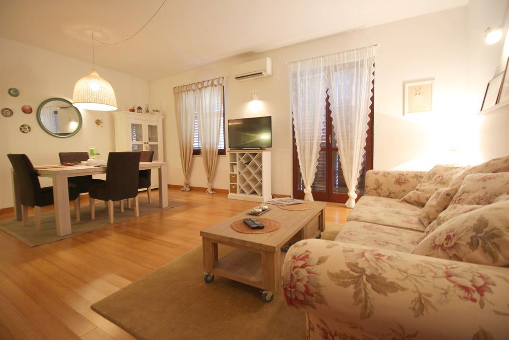 Romantic Apartment Pusta Ровінь Екстер'єр фото